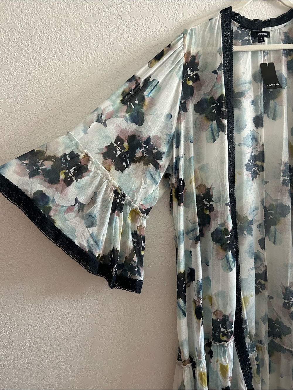 Torrid Textured Chiffon Midi Ruffle Floral Cloud Dancer Kimono in Light Blue - Picture 6 of 9